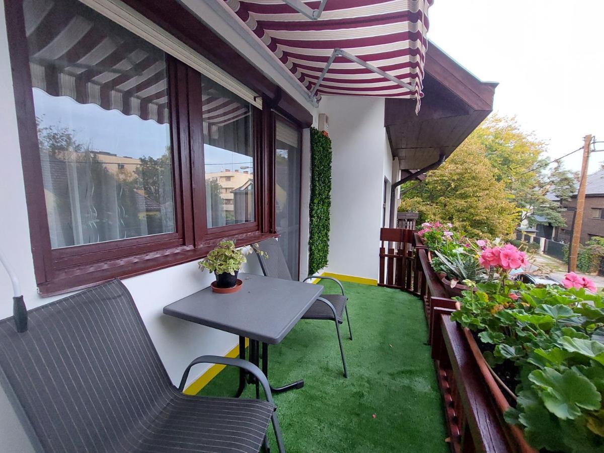 Summer House Emeleti Szoba Debrecen Bagian luar foto